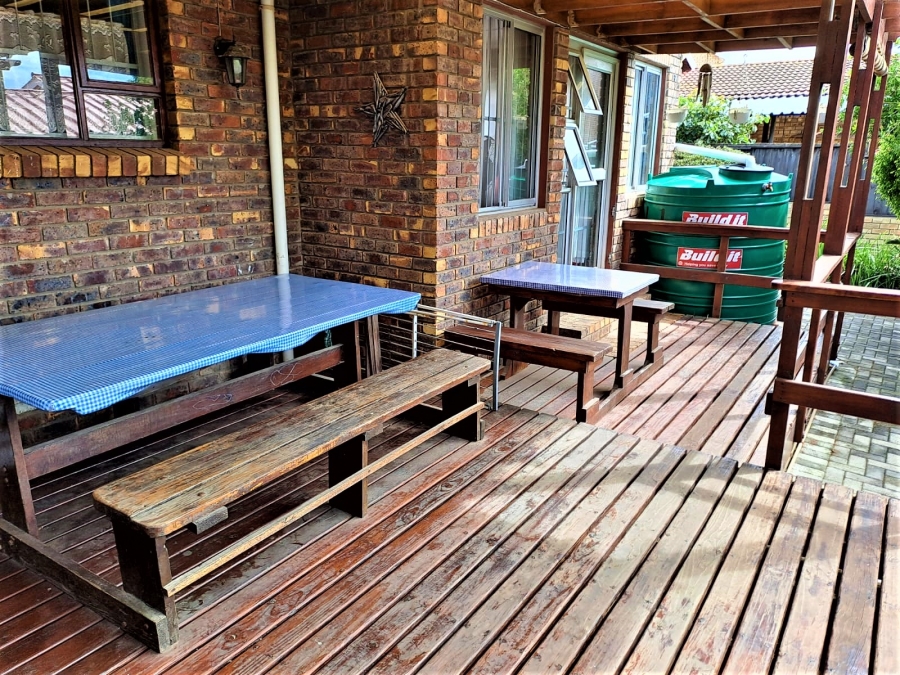 4 Bedroom Property for Sale in Wavecrest Eastern Cape